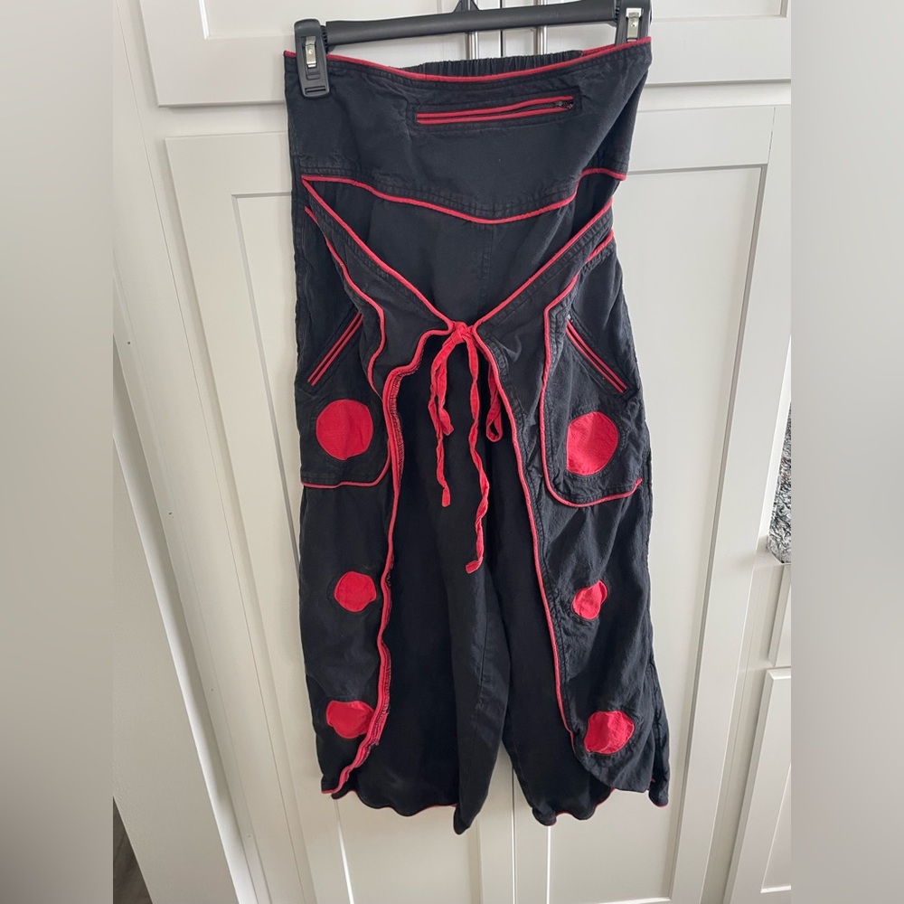 Dragonfly Tie Front Black and Red Cropped Wide Pants